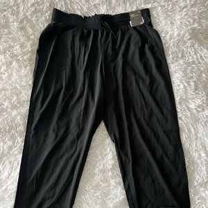 GapFit Black Women’s Runaround Pant XL NWT 👖